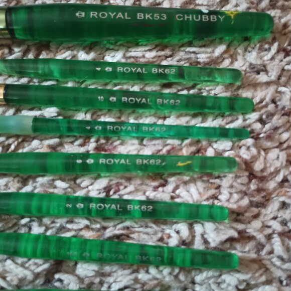 NEW lot of 8 Roya l& Langnickel paint brushes - Picture 2 of 2